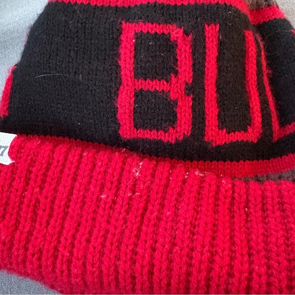 47 Brand Bulls Knit Hat Red and Black Beanie - Picture 5 of 11